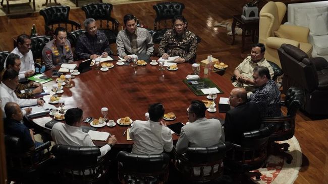 Prabowo Minta Danantara Bangun Prototipe Pembangkit Surya di Pedesaan
