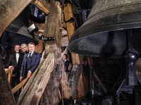 Menara Notre-Dame Paris Dibuka Lagi, Macron Jadi Orang Pertama!
