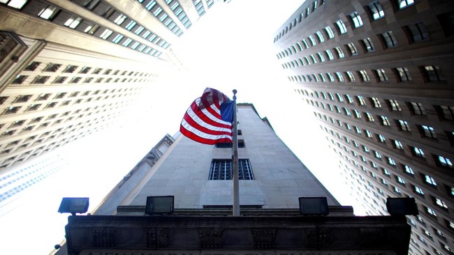 Presiden AS Tiba-Tiba Jatuh Pingsan, Muntah-muntah di Depan Tamu