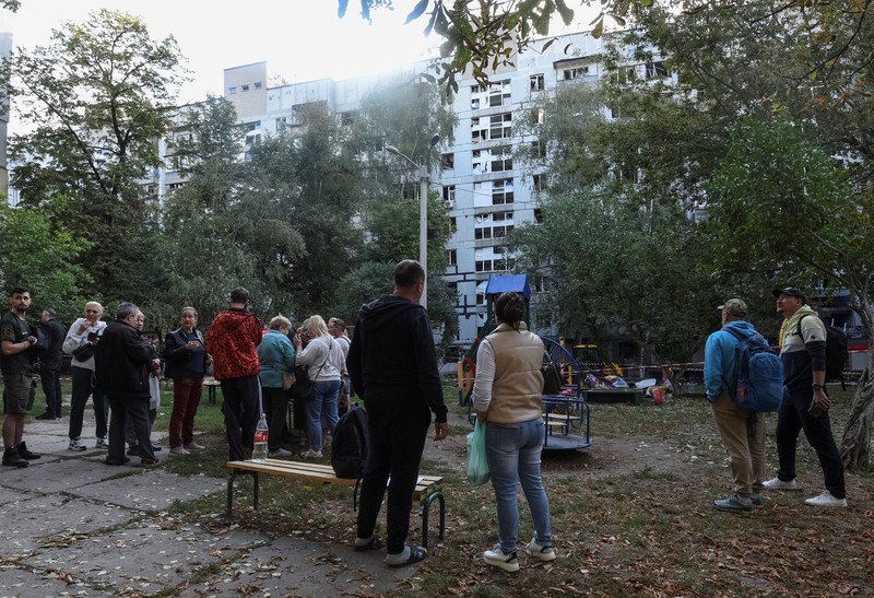 Akibat serangan rudal Rusia di Dnipro, Ukraina, Sabtu (20/9/2025). (via REUTERS/Dnipropetrovsk Regional Military) Akibat serangan rudal Rusia di Dnipro, Ukraina, Sabtu (20/9/2025). (via REUTERS/Dnipropetrovsk Regional Military)