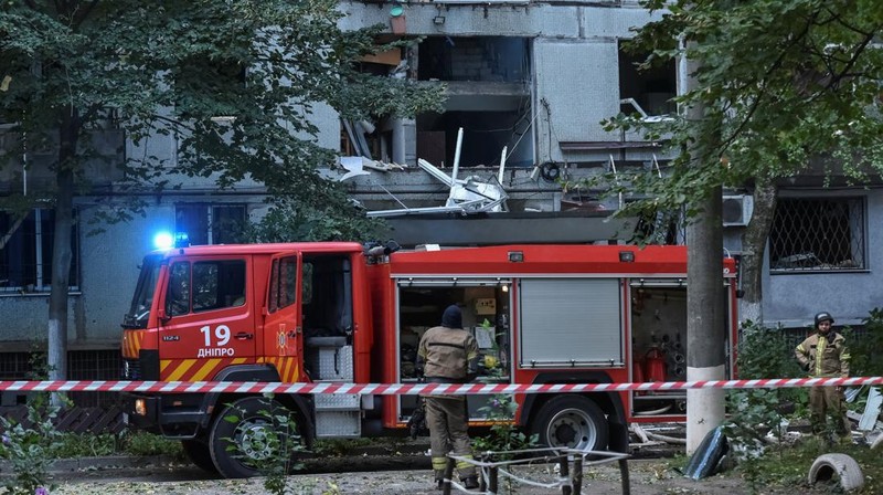 Akibat serangan rudal Rusia di Dnipro, Ukraina, Sabtu (20/9/2025). (via REUTERS/Dnipropetrovsk Regional Military)