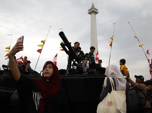 Video: Ragam Pameran Alutsista-Hiburan Rakyat Semarakkan TNI Fair 2025 di Monas