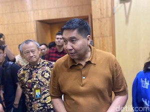 Kembali ke Unpar, Maruarar Rogoh Kocek Bantu DP Rumah Karyawan Kampus