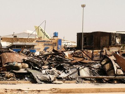 Perang Saudara Menggila, Bandara Internasional Dibom Habis-habisan