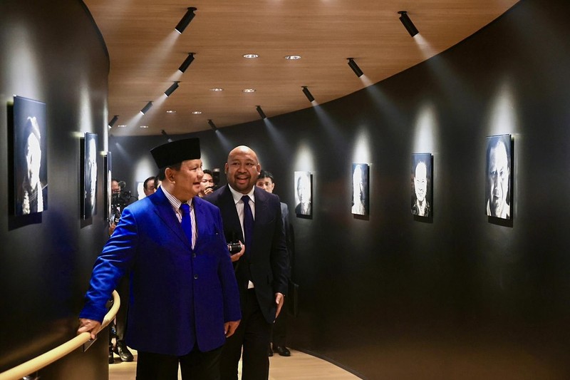 Presiden mengunjungi Paviliun Indonesia pada Expo 2025 Osaka untuk menyaksikan langsung pagelaran budaya yang menampilkan kekayaan dan kearifan lokal Nusantara. (Instagram/sekretariat.kabinet)