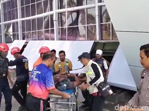 Atap Teras KPT Brebes Ambruk Timpa 3 Pekerja, 1 Korban Sempat Terjepit