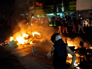 200 Orang Ditangkap saat Demo Antikorupsi Berujung Rusuh di Manila