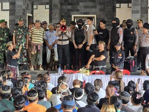 Paruman Penetapan Kelian Desa Adat Bugbug Diwarnai Kericuhan