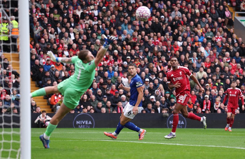 Laga Derby Merseyside antara Liverpool melawan Everton di Stadion Anfield pada Sabtu (20/9) malam WIB. (REUTERS/David Klein)