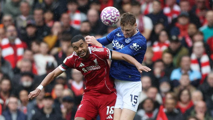 Laga Derby Merseyside antara Liverpool melawan Everton di Stadion Anfield pada Sabtu (20/9) malam WIB. (REUTERS/David Klein) Laga Derby Merseyside antara Liverpool melawan Everton di Stadion Anfield pada Sabtu (20/9) malam WIB. (REUTERS/David Klein)