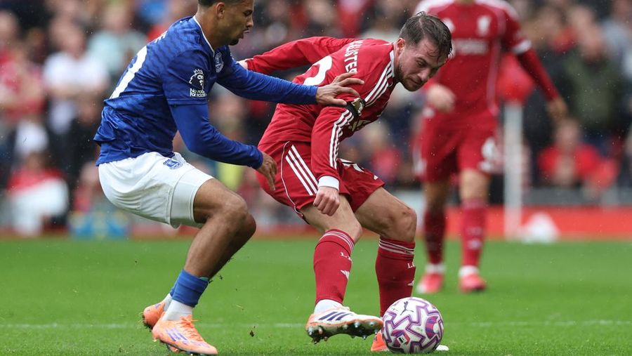 Laga Derby Merseyside antara Liverpool melawan Everton di Stadion Anfield pada Sabtu (20/9) malam WIB. (REUTERS/David Klein) Laga Derby Merseyside antara Liverpool melawan Everton di Stadion Anfield pada Sabtu (20/9) malam WIB. (REUTERS/David Klein)