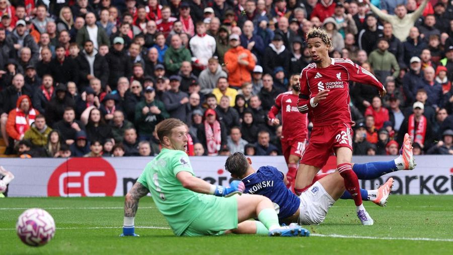 Laga Derby Merseyside antara Liverpool melawan Everton di Stadion Anfield pada Sabtu (20/9) malam WIB. (REUTERS/David Klein)
