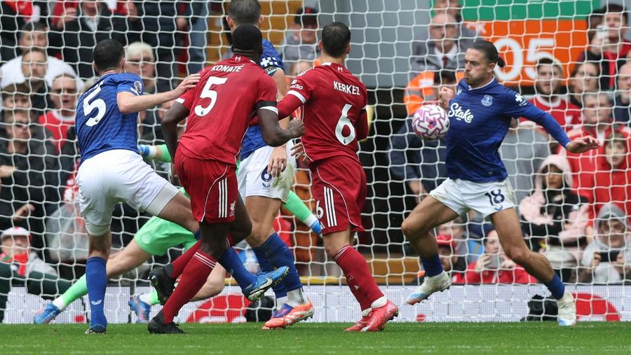 Laga Derby Merseyside antara Liverpool melawan Everton di Stadion Anfield pada Sabtu (20/9) malam WIB. (REUTERS/David Klein)