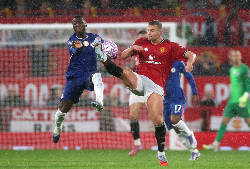 Laga Manchester United vs Chelsea di Stadion Old Trafford, Manchester, Minggu (21/9/2025) dini hari WIB. (REUTERS/Phil Noble) Laga Manchester United vs Chelsea di Stadion Old Trafford, Manchester, Minggu (21/9/2025) dini hari WIB. (REUTERS/Phil Noble)