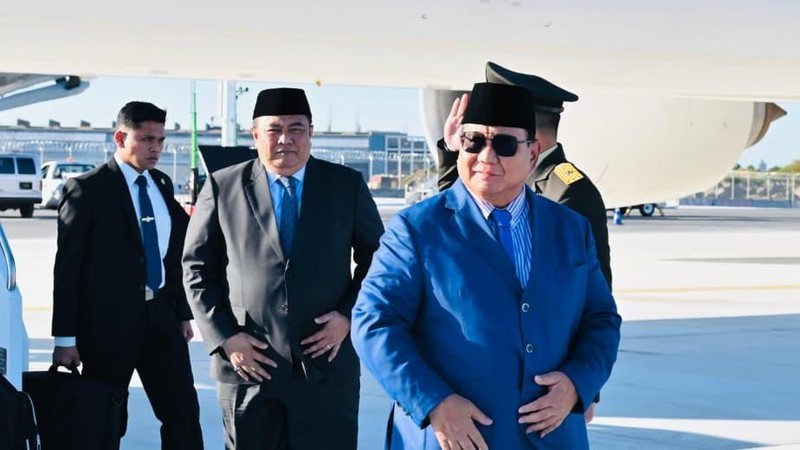 Prabowo tiba di Bandara Internasional Jhon F Kennedy, New York, pada Sabtu (20/9) pukul 16.50 waktu setempat. (Dok. Biro Pers Sekretariat Presiden) Prabowo tiba di Bandara Internasional Jhon F Kennedy, New York, pada Sabtu (20/9) pukul 16.50 waktu setempat. (Dok. Biro Pers Sekretariat Presiden)