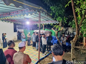 Kesedihan Mendalam Keluarga Korban Longsor Freeport di Ponorogo