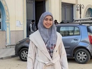 Oki Setiana Dewi Rela Bolak-balik Mesir-Indonesia Tiap Weekend Demi Kuliah