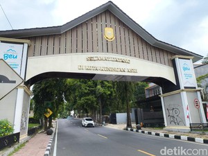 Pemkab Kuningan Kucurkan Rp 58,2 M untuk Perbaikan Jalan