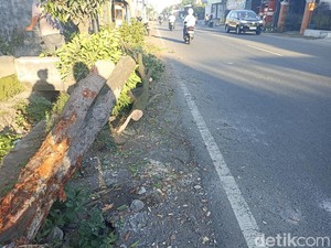 Pemobil Tabrak 2 Pejalan Kaki di Blitar, 1 Wanita Tewas Terseret 650 Meter