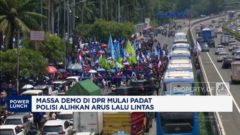 Video: Massa Demo di DPR Mulai Padat, Polisi Alihkan Arus Lalu Lintas