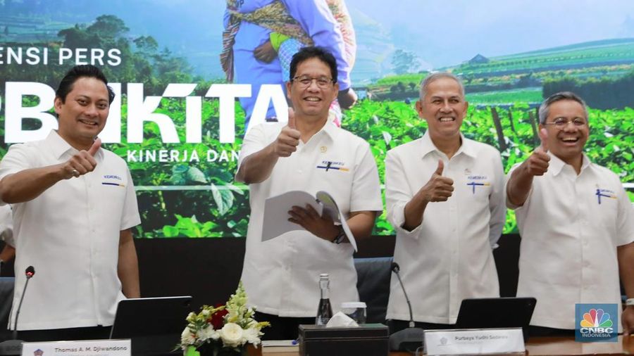 Menteri Keuangan Purbaya Yudhi Sadewa dalam memberi pemaparan APBN Kita di Kantor kementerian Keuangan, Jakarta, Senin, (22/9/2025). (CNBC Indonesia/Muhammad Sabki)