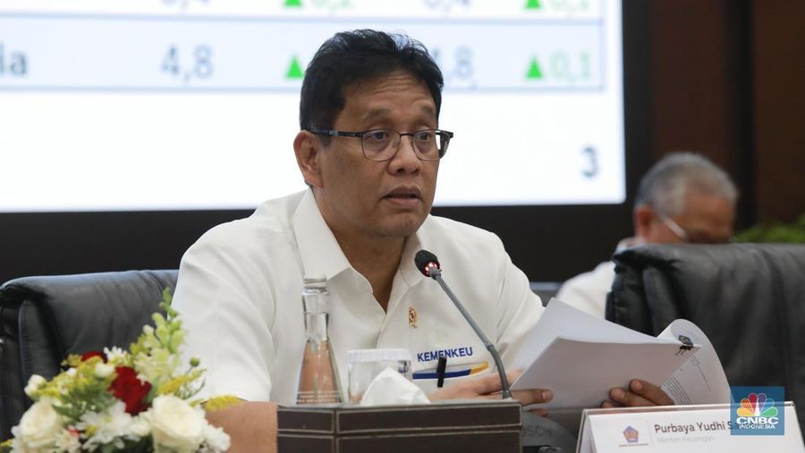 Menteri Keuangan Purbaya Yudhi Sadewa dalam memberi pemaparan APBN Kita di Kantor kementerian Keuangan, Jakarta, Senin, (22/9/2025). (CNBC Indonesia/Muhammad Sabki)