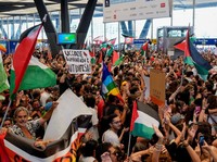 Perang Makin Gila, Ledakan Serang Jantung Iran di Pawai Bela Palestina