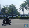Mengular, Deretan Bus-Bus Pembawa Buruh Massa Demo di DPR Hari Ini