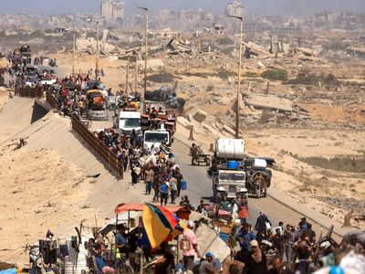 Jalan Kaki-Bawa Gerobak, Ribuan Warga Palestina Pulang ke Rumah