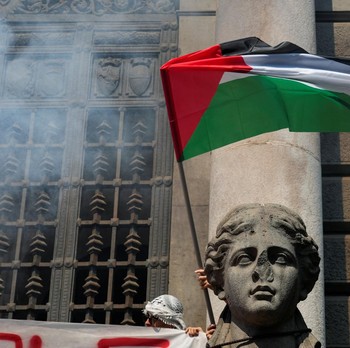 Potret Dukungan untuk Palestina Meluas di Eropa, Italia Bergelora!
