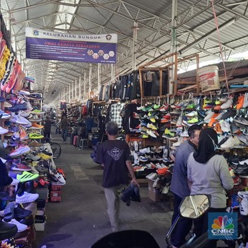 Pasar Senen & Jatinegara Banjir Sepatu Impor KW, Ini Penampakannya