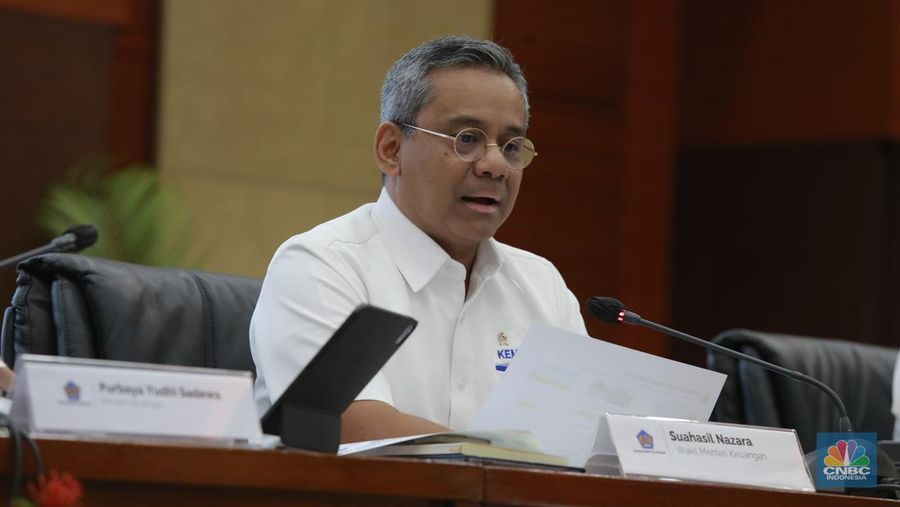 Wakil Menteri Keuangan, Suahasil Nazara dalam memberi pemaparan APBN Kita di Kantor kementerian Keuangan, Jakarta, Senin, (22/9/2025). (CNBC Indonesia/Muhammad Sabki)