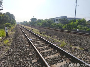 Pria Misterius Tewas Tertabrak KA Kaligung di Krobokan Semarang