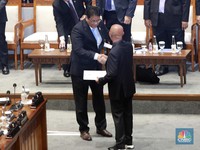 Ketua Badan Anggaran DPR RI, MH Said Abdullah dan Menteri Keuangan RI, Purbaya Yudhi Sadewa Dalam Rapat Paripurna DPR  RI, ke-5 Masa Persidangan 1 Tahun Sidang 2025-2026 di Gedung DPR/MPR RI, Senayan, Jakarta, Selasa (23/9/2025). (CNBC Indonesia/Muha