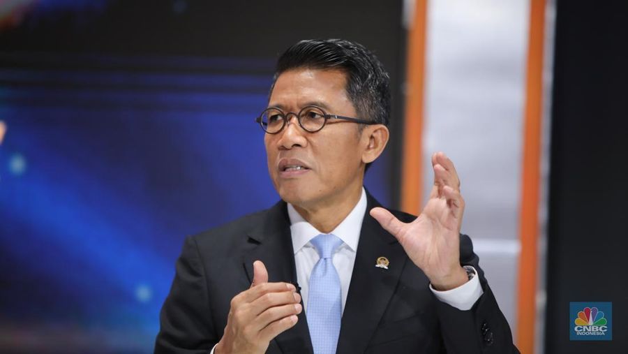 Ketua Komisi XI DPR RI, Mukhamad Misbakhun saat menyampaikan paparan dalam Road to CNBC Indonesia Awards 2025 di Jakarta, Selasa (23/9/2025). (CNBC Indonesia/Faisal Rahman)