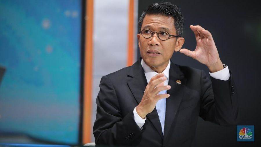 Ketua Komisi XI DPR RI, Mukhamad Misbakhun saat menyampaikan paparan dalam Road to CNBC Indonesia Awards 2025 di Jakarta, Selasa (23/9/2025). (CNBC Indonesia/Faisal Rahman)