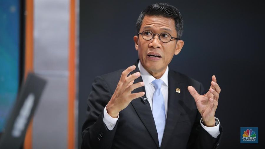 Ketua Komisi XI DPR RI, Mukhamad Misbakhun saat menyampaikan paparan dalam Road to CNBC Indonesia Awards 2025 di Jakarta, Selasa (23/9/2025). (CNBC Indonesia/Faisal Rahman)