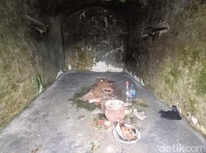 Cerita Makam Kuno di Tengah Jalan Purwokerto, Misterius tapi Ramai Diziarahi