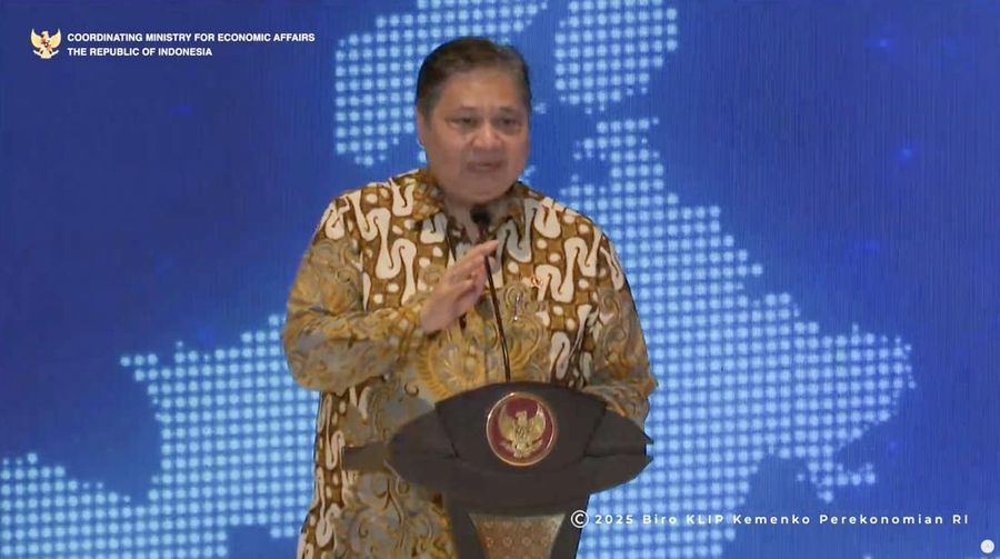 Menko Perekonomian, Airlangga Hartarto menyampaikan paparan dalam Pernyataan Bersama soal Kesimpulan Substansial Indonesia IEU-CEPA, di Bali, Selasa (23/9/2025). (Tangkapan Layar Youtube/PerekonomianRI)