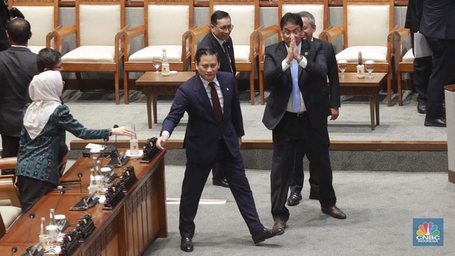 Tok! Rapat Paripurna Sahkan Thomas Djiwandono Jadi Deputi Gubernur BI
