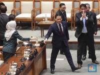 Tok! Rapat Paripurna Sahkan Thomas Djiwandono Jadi Deputi Gubernur BI