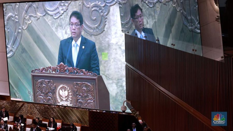 Menteri Keuangan RI, Purbaya Yudhi Sadewa dalam Rapat Paripurna DPR RI, ke-5 Masa Persidangan 1 Tahun Sidang 2025-2026 di Gedung DPR/MPR RI, Senayan, Jakarta, Selasa (23/9/2025). (CNBC Indonesia/Muhammad Sabki)