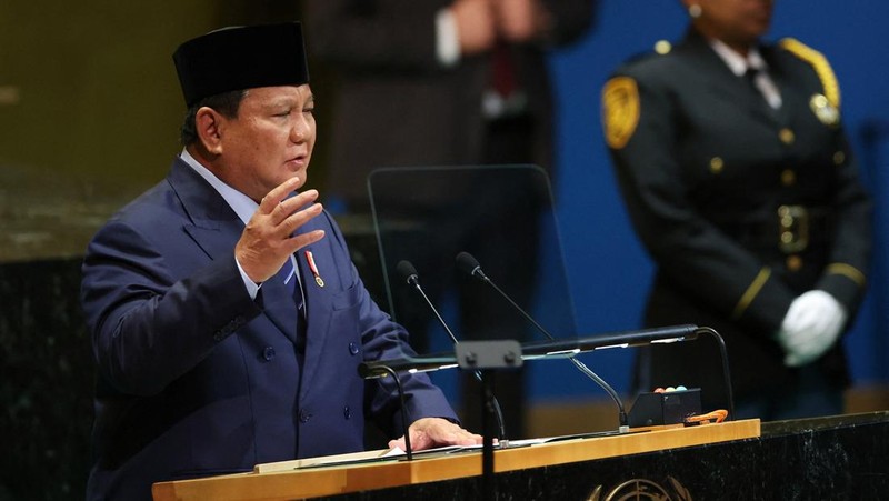 Presiden Indonesia Prabowo Subianto berpidato di Sidang Umum Perserikatan Bangsa-Bangsa ke-80 di Markas Besar PBB di New York, AS, 23 September 2025. (REUTERS/MIKE SEGAR)