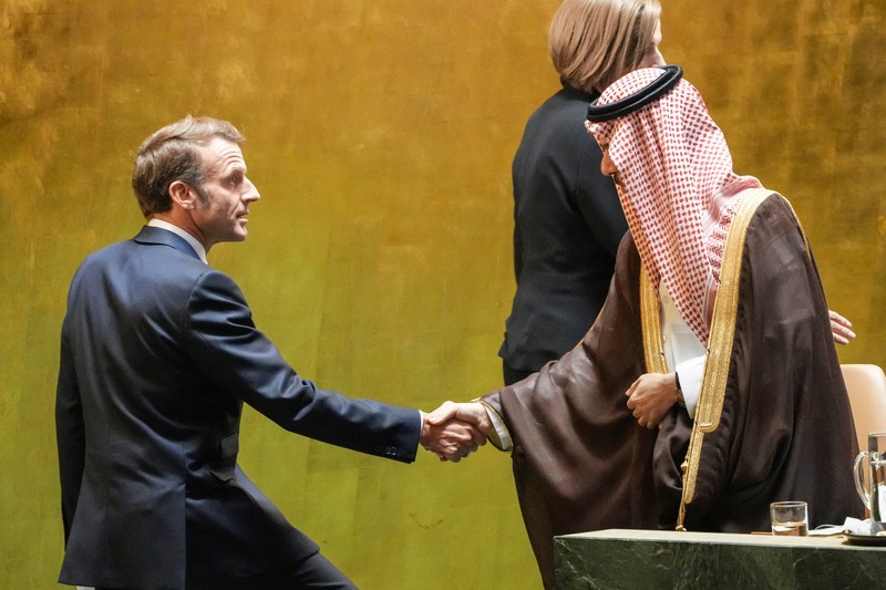 Presiden Prancis Emmanuel Macron berpidato di hadapan delegasi selama pertemuan tingkat tinggi para kepala negara mengenai solusi dua negara antara Israel dan Palestina di markas besar Perserikatan Bangsa-Bangsa di New York City, AS, 22 September 2025. Presiden Prancis Emmanuel Macron berpidato di hadapan delegasi selama pertemuan tingkat tinggi para kepala negara mengenai solusi dua negara antara Israel dan Palestina di markas besar Perserikatan Bangsa-Bangsa di New York City, AS, 22 September 2025. (REUTERS/Eduardo Munoz)