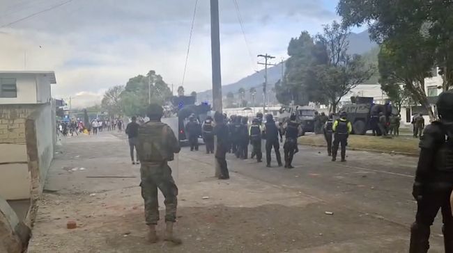 Chaos! Warga Ngamuk Harga Solar Naik Rp 33 Ribu, Kantor Polisi Dibakar