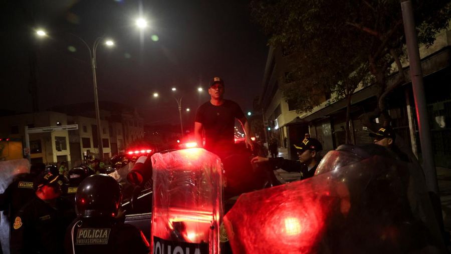 Ratusan warga Gen Z Peru kembali turun ke jalan berdemo memprotes praktik korupsi, kejahatan kelompok kriminal Ratusan warga Gen Z Peru kembali turun ke jalan berdemo memprotes praktik korupsi, kejahatan kelompok kriminal