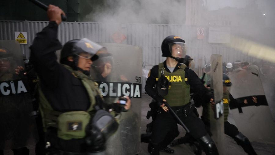 Ratusan warga Gen Z Peru kembali turun ke jalan berdemo memprotes praktik korupsi, kejahatan kelompok kriminal 