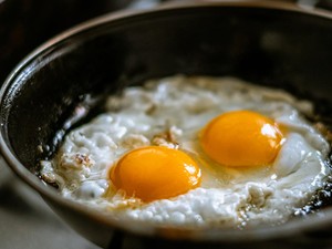 Cara Memasak Telur Ceplok agar Tidak Meledak dan Bentuknya Sempurna