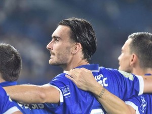 Sundulan Jung Bawa Persib Ungguli PSM di Babak Pertama