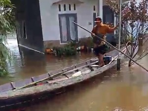 Balita Tewas Hanyut di Gorong-gorong Saat Banjir Melanda Danau Seluluk